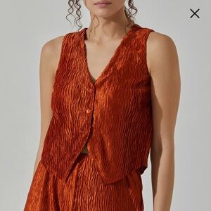 ASTR the Label Rust Orange Vest